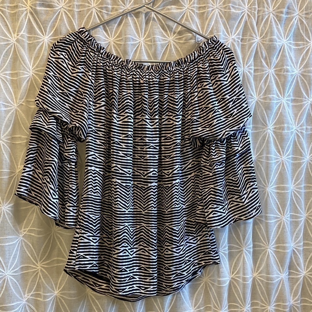 WHBM Aztec Pattern Blouse - Picture 10 of 13